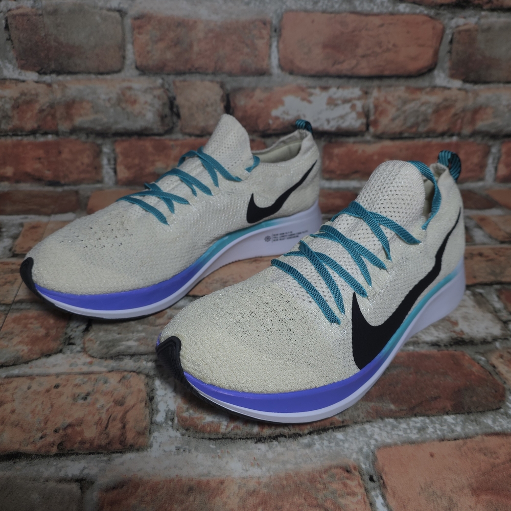 Nike Flyknit Running Shoes with Teal Accents